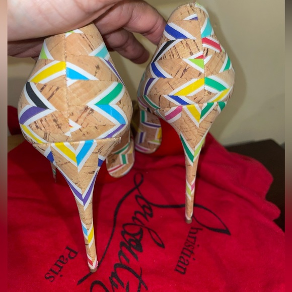 Christian Louboutin - Picture 4 of 9